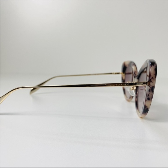 Alexander McQueen cat eye sunglasses main image 9